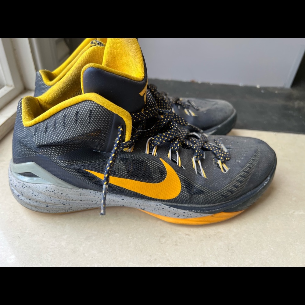 Nike basketball shoes grey&yellow US9.5